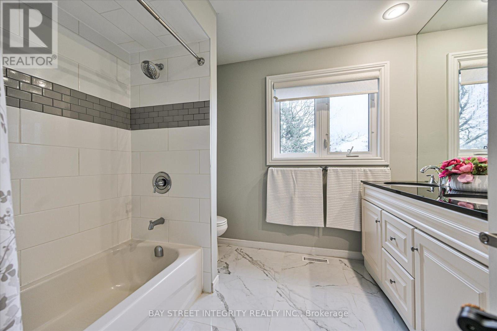 535 Malvern Crescent, Newmarket, Ontario  L3Y 7L7 - Photo 28 - N13243598