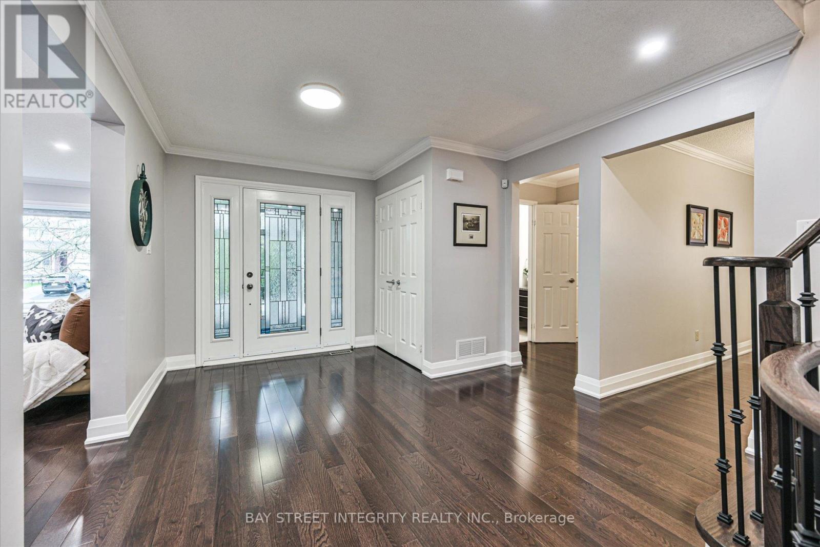 535 Malvern Crescent, Newmarket, Ontario  L3Y 7L7 - Photo 3 - N13243598