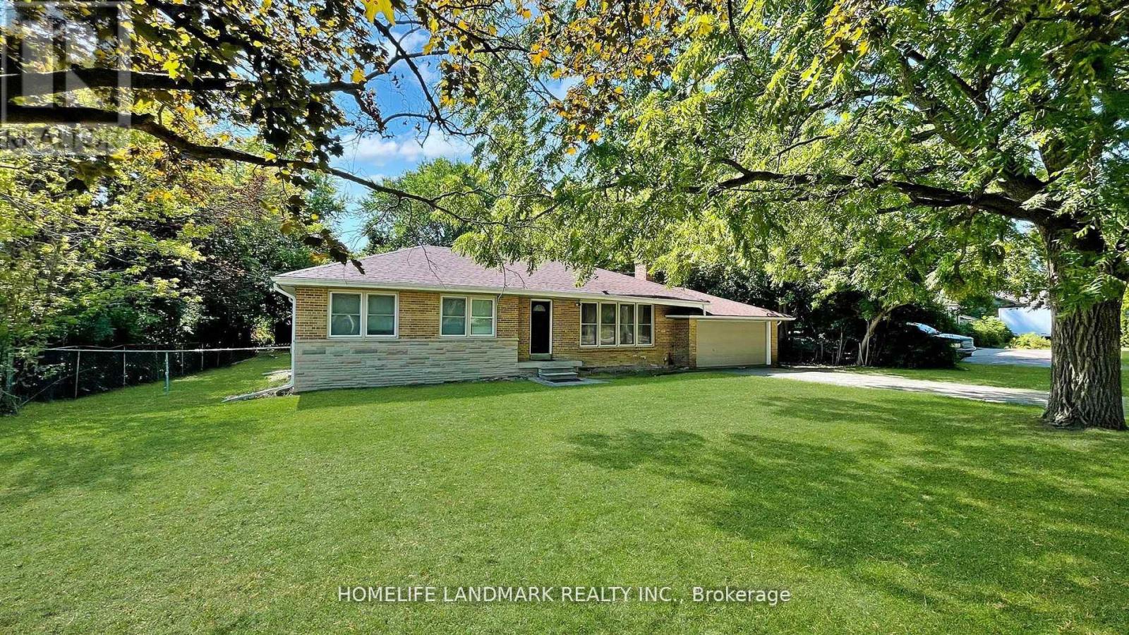 Basement - 11 Uplands Avenue, Vaughan, Ontario  L4J 1J8 - Photo 2 - N13243622