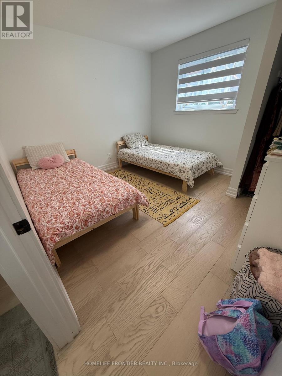 Main Floor - 759 Bloor Street, Mississauga, Ontario  L3Y 2M7 - Photo 8 - W13236280