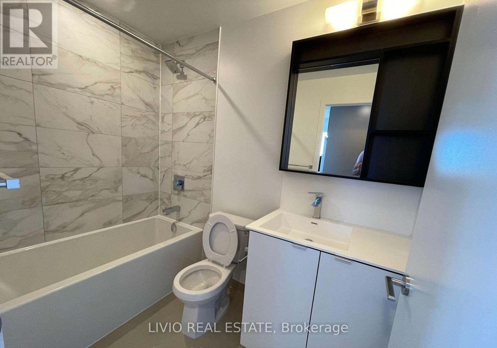 3204 - 4065 Confederation Parkway, Mississauga, Ontario  L5B 0L4 - Photo 8 - W13243568