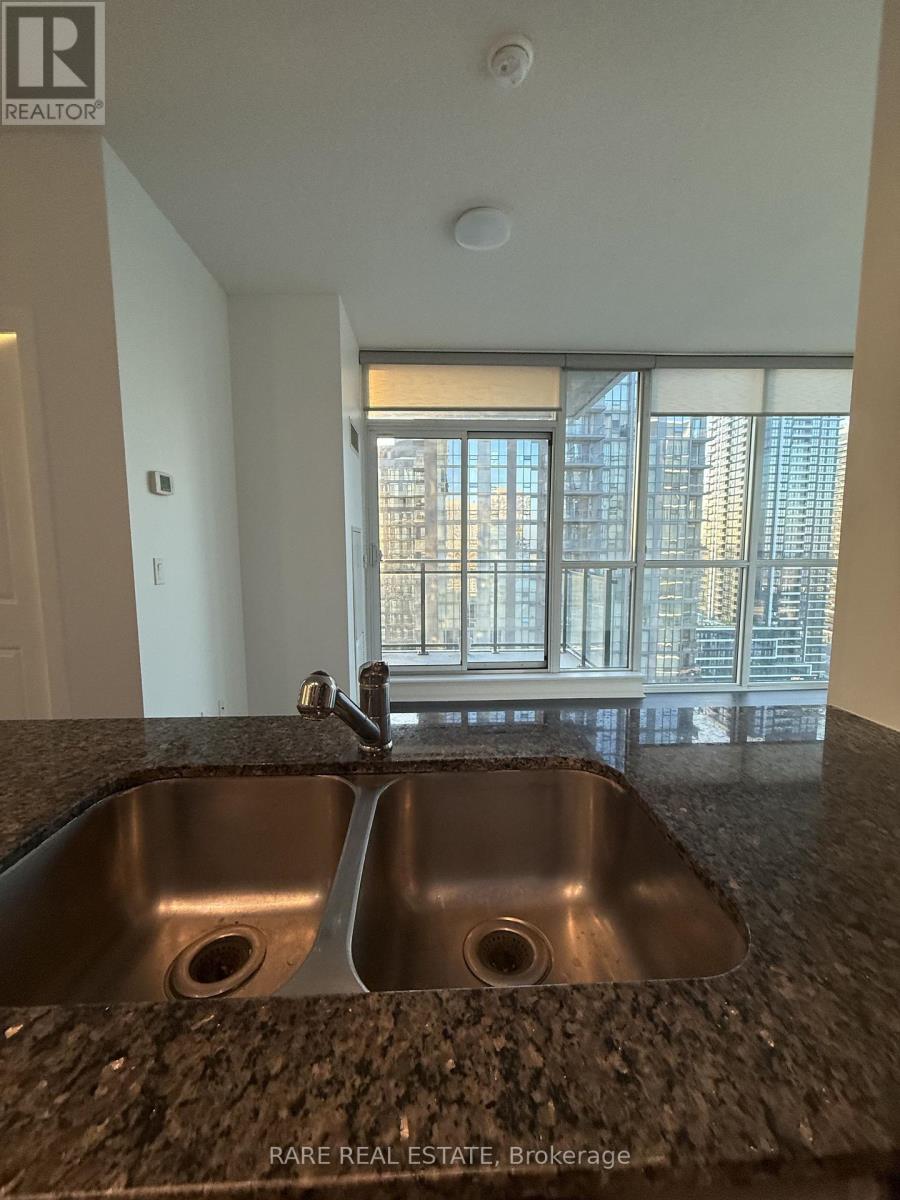 1809 - 75 Eglinton Avenue W, Mississauga, Ontario  L5R 0E5 - Photo 8 - W13243596