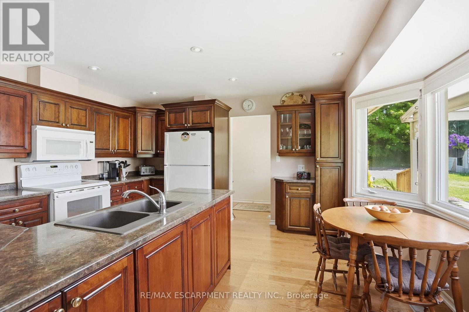 5724 Blind Line, Burlington, Ontario  L7P 0B2 - Photo 15 - W13243626