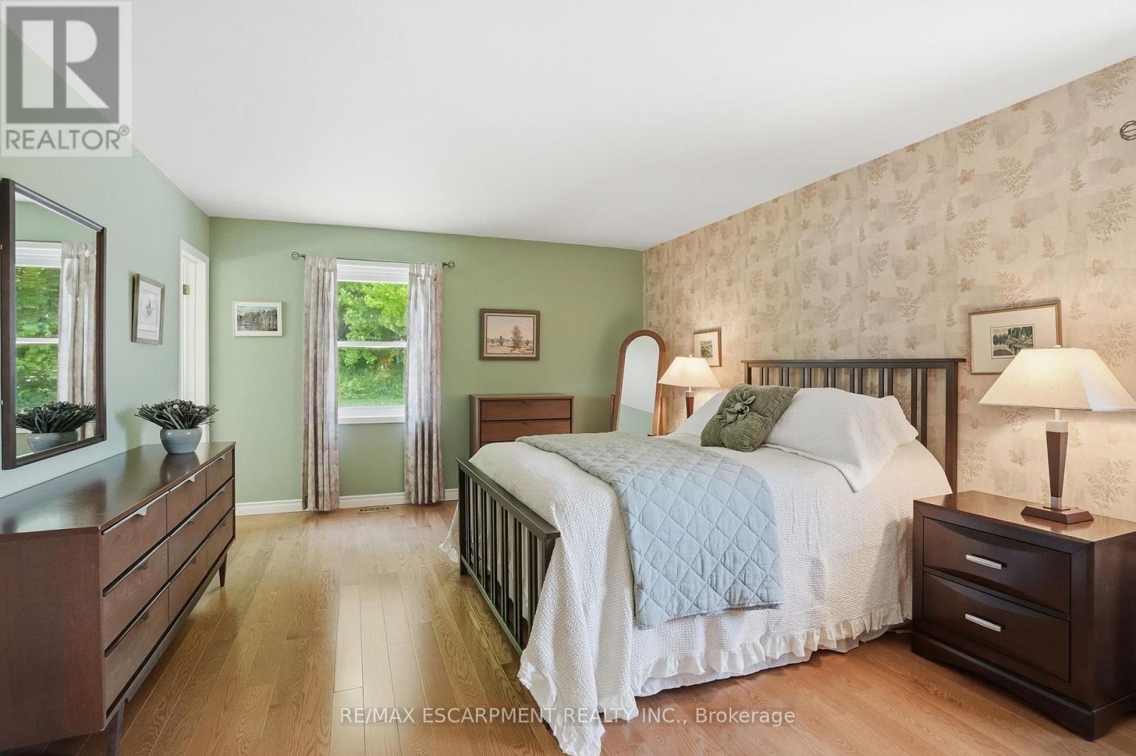 5724 Blind Line, Burlington, Ontario  L7P 0B2 - Photo 23 - W13243626