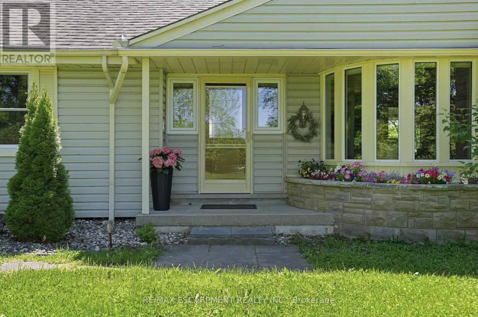 5724 Blind Line, Burlington, Ontario  L7P 0B2 - Photo 5 - W13243626