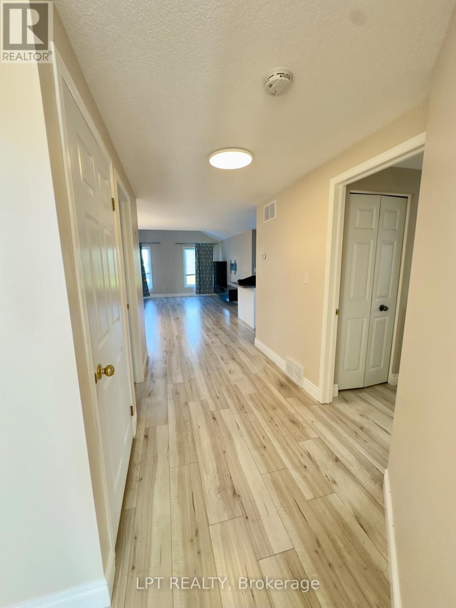 908 Copper Leaf Crescent, Kitchener, Ontario  N2E 3W1 - Photo 4 - X13243662