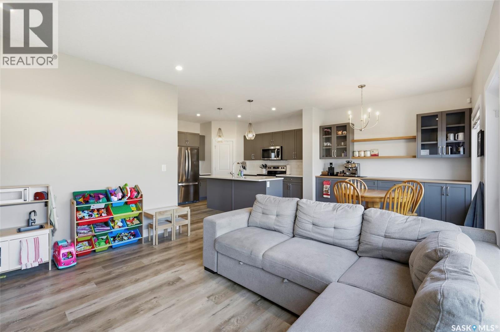 263 Skopik Crescent, Saskatoon, Saskatchewan  S7V 0V6 - Photo 11 - SK038347