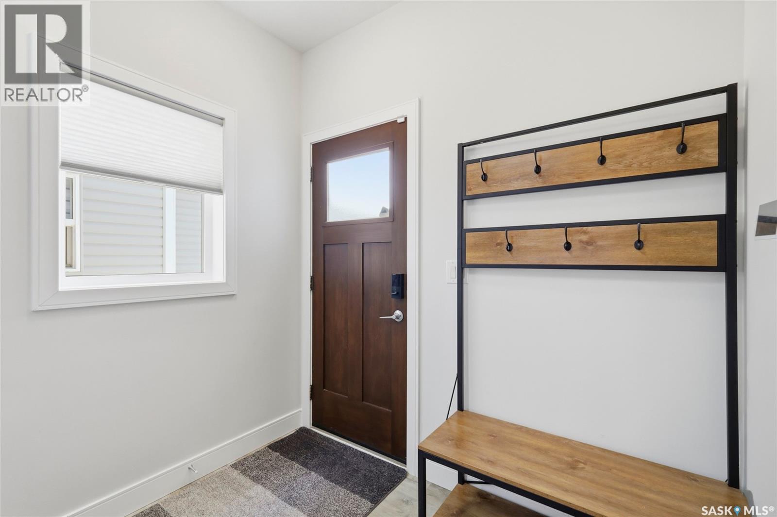 263 Skopik Crescent, Saskatoon, Saskatchewan  S7V 0V6 - Photo 3 - SK038347