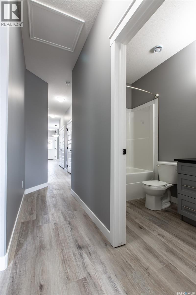 2748 Mackay Street, Regina, Saskatchewan  S4N 2T7 - Photo 13 - SK038327