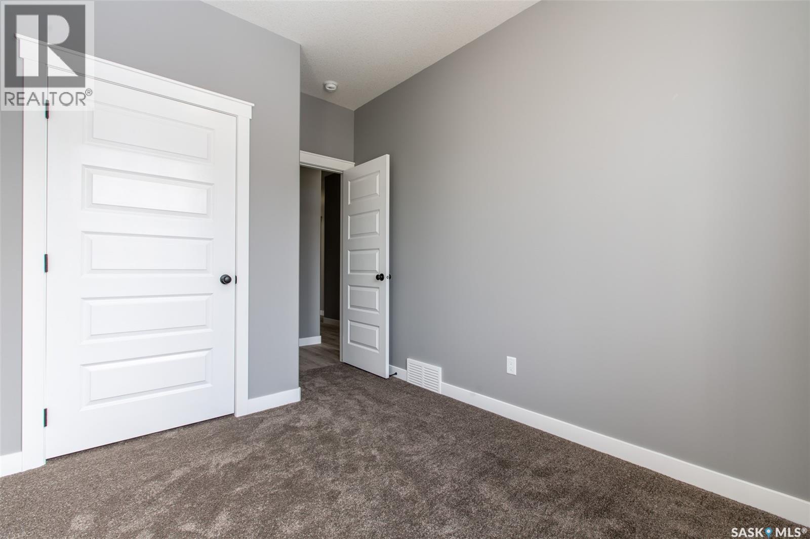 2748 Mackay Street, Regina, Saskatchewan  S4N 2T7 - Photo 19 - SK038327