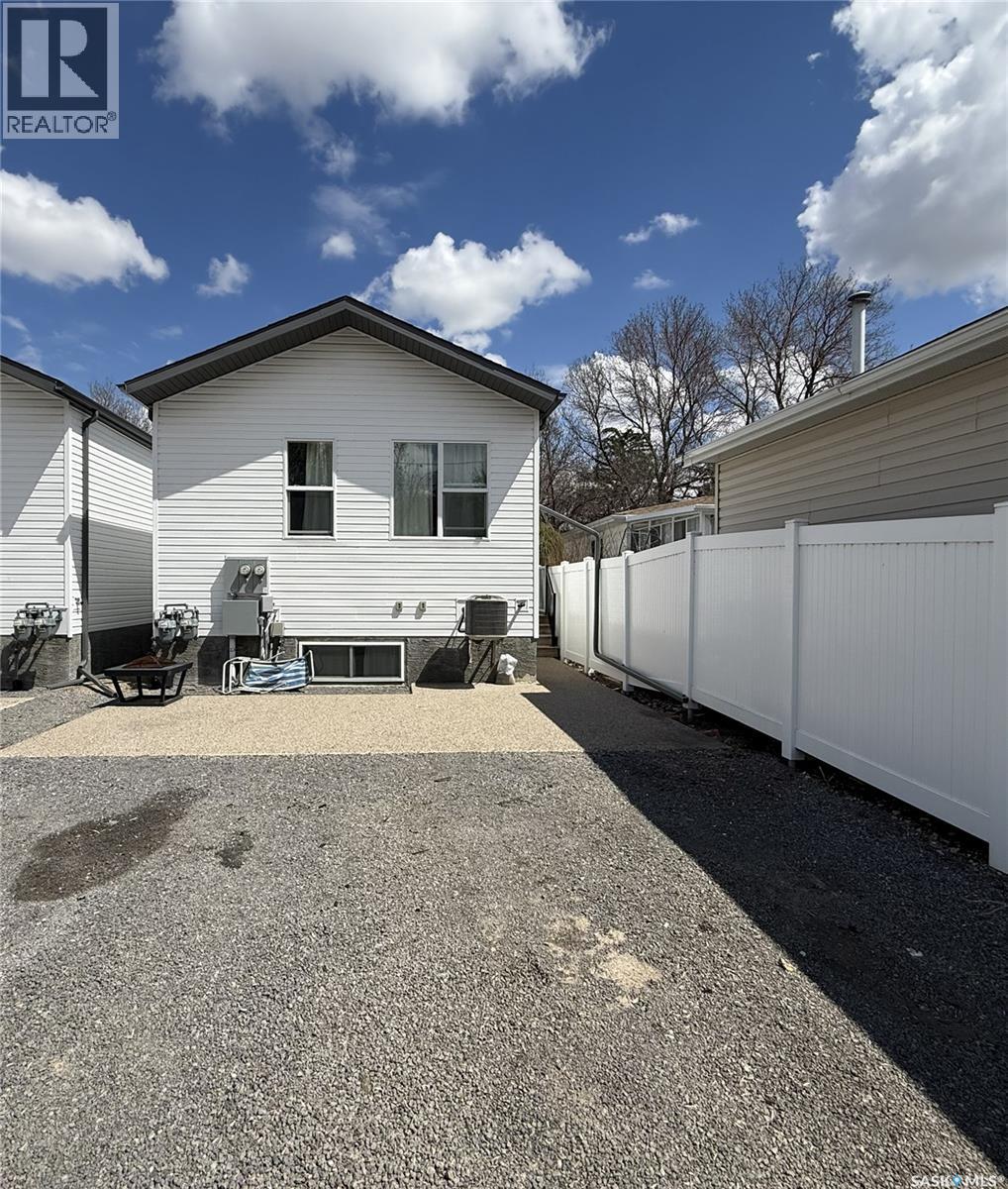2748 Mackay Street, Regina, Saskatchewan  S4N 2T7 - Photo 34 - SK038327