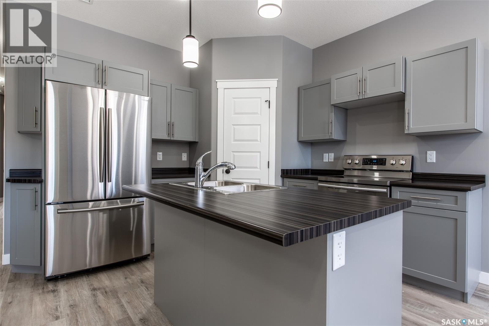 2748 Mackay Street, Regina, Saskatchewan  S4N 2T7 - Photo 5 - SK038327