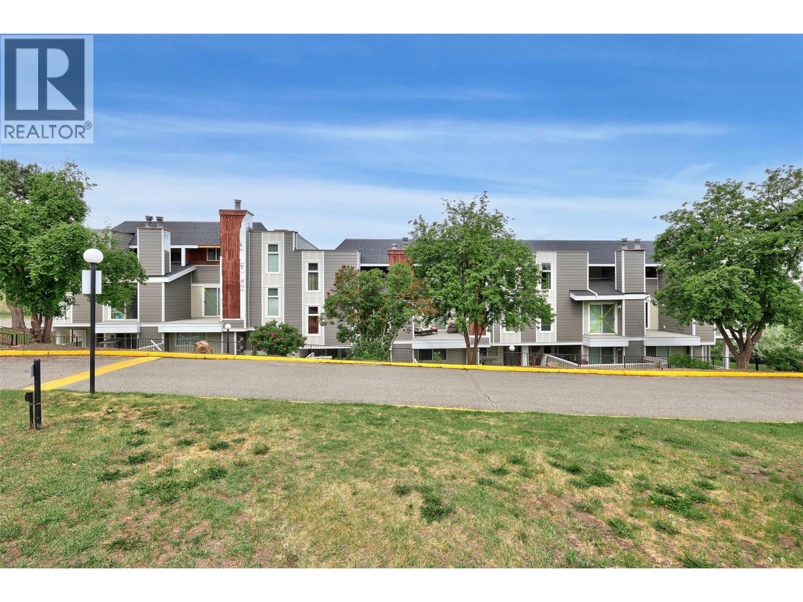 1435 Summit Drive Unit# 23
