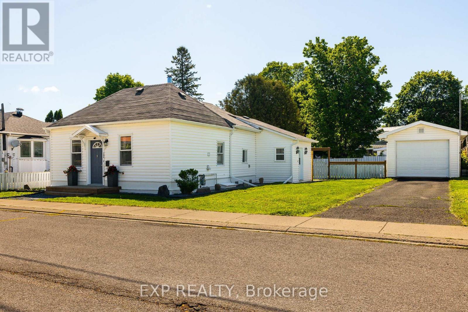 180 WELLINGTON STREET, Carleton Place, Ontario
