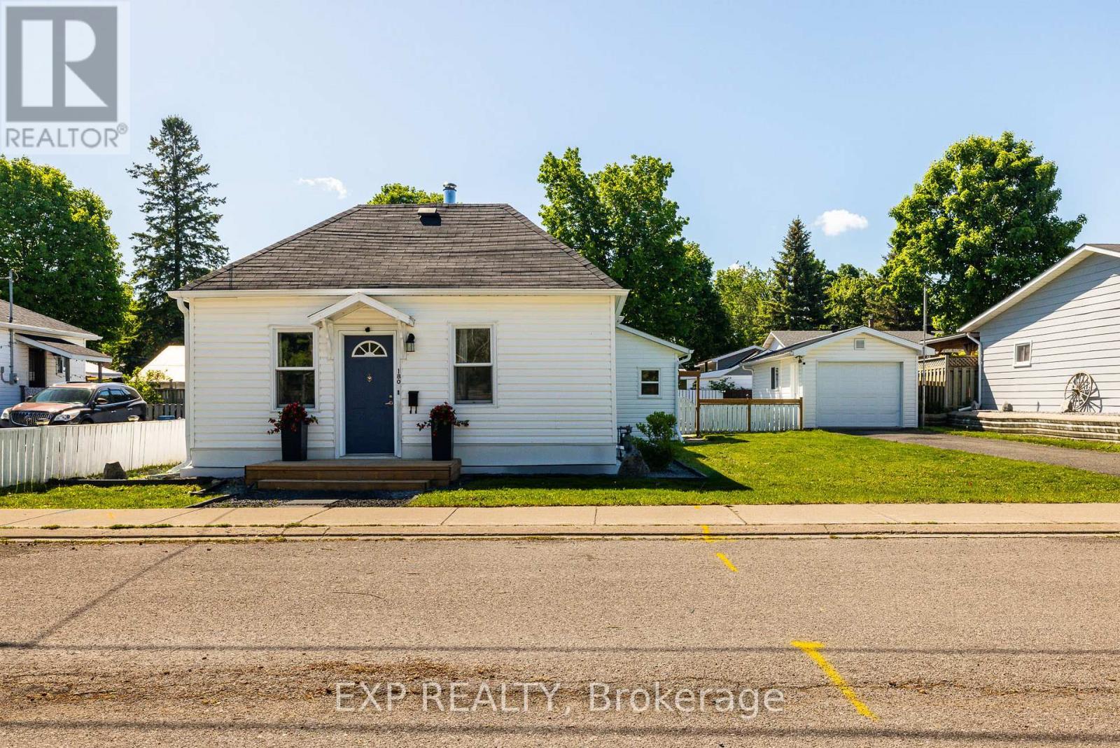180 Wellington Street, Carleton Place, Ontario  K7C 1B5 - Photo 3 - X13243766