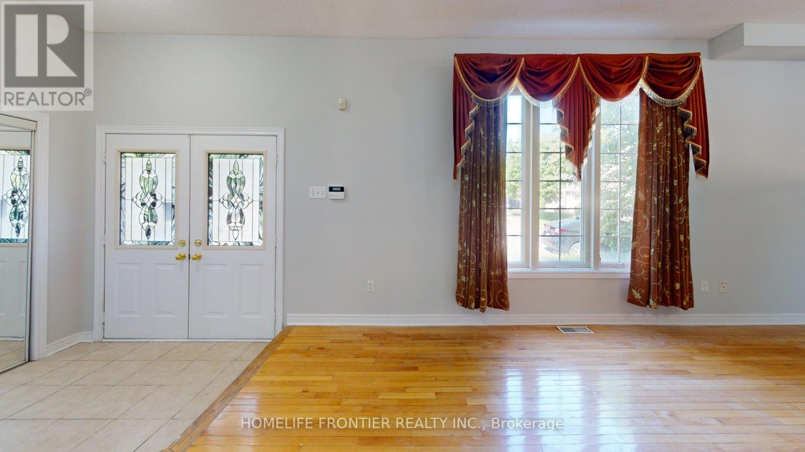 25 Rocky Point Crescent, Brampton, Ontario  L6V 4R7 - Photo 4 - W13144414