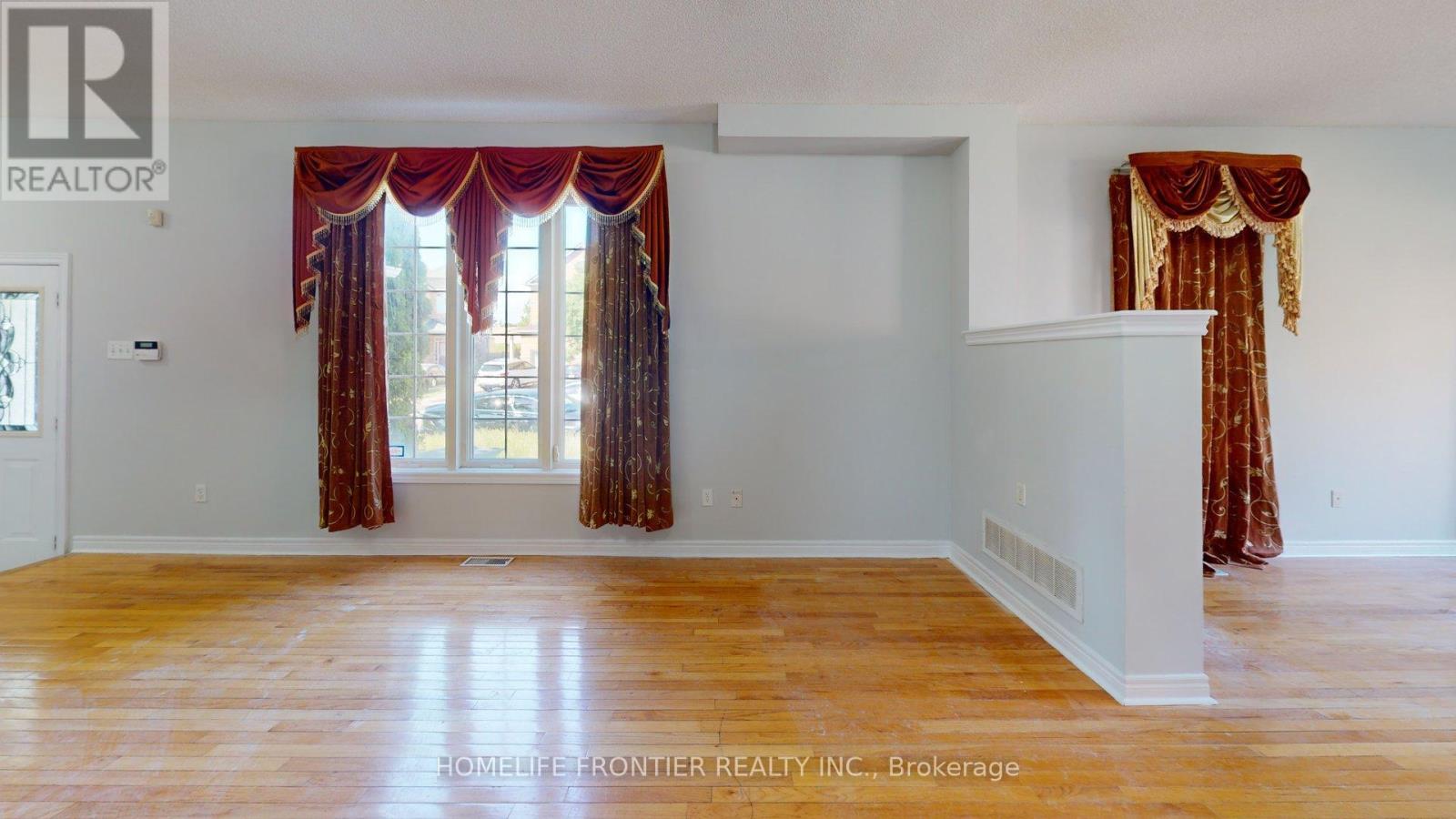 25 Rocky Point Crescent, Brampton, Ontario  L6V 4R7 - Photo 5 - W13144414