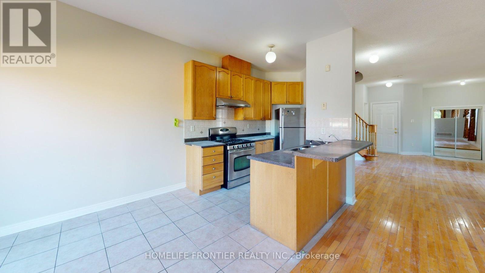 25 Rocky Point Crescent, Brampton, Ontario  L6V 4R7 - Photo 6 - W13144414