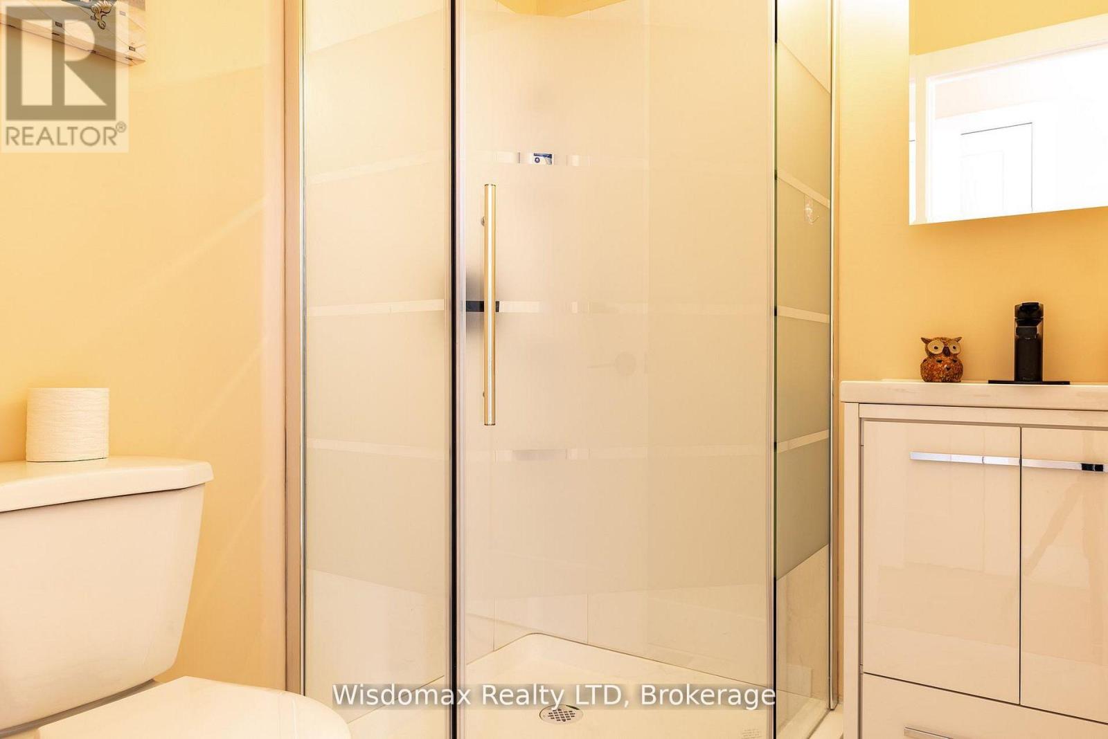 5291 Stamford Street, Niagara Falls, Ontario  L2E 1N2 - Photo 8 - X13243756