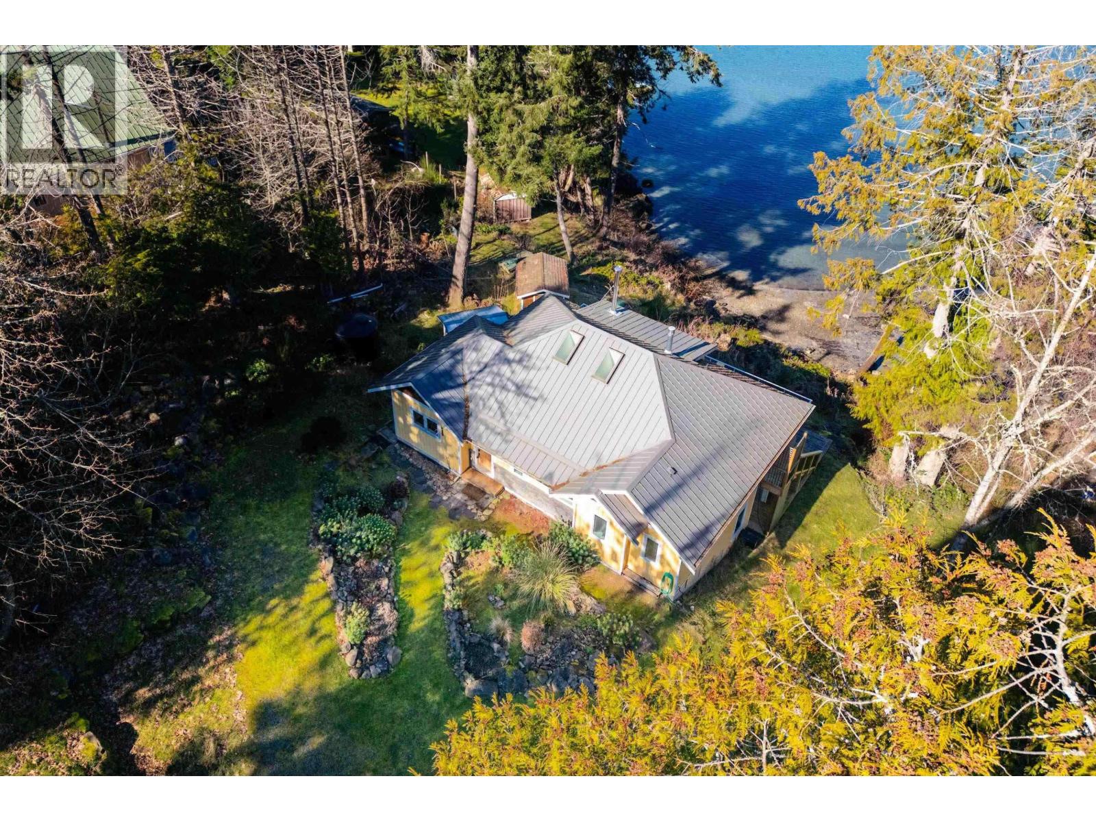 225 Mariners Way, Mayne Island, British Columbia  V0N 2J2 - Photo 4 - R3132444