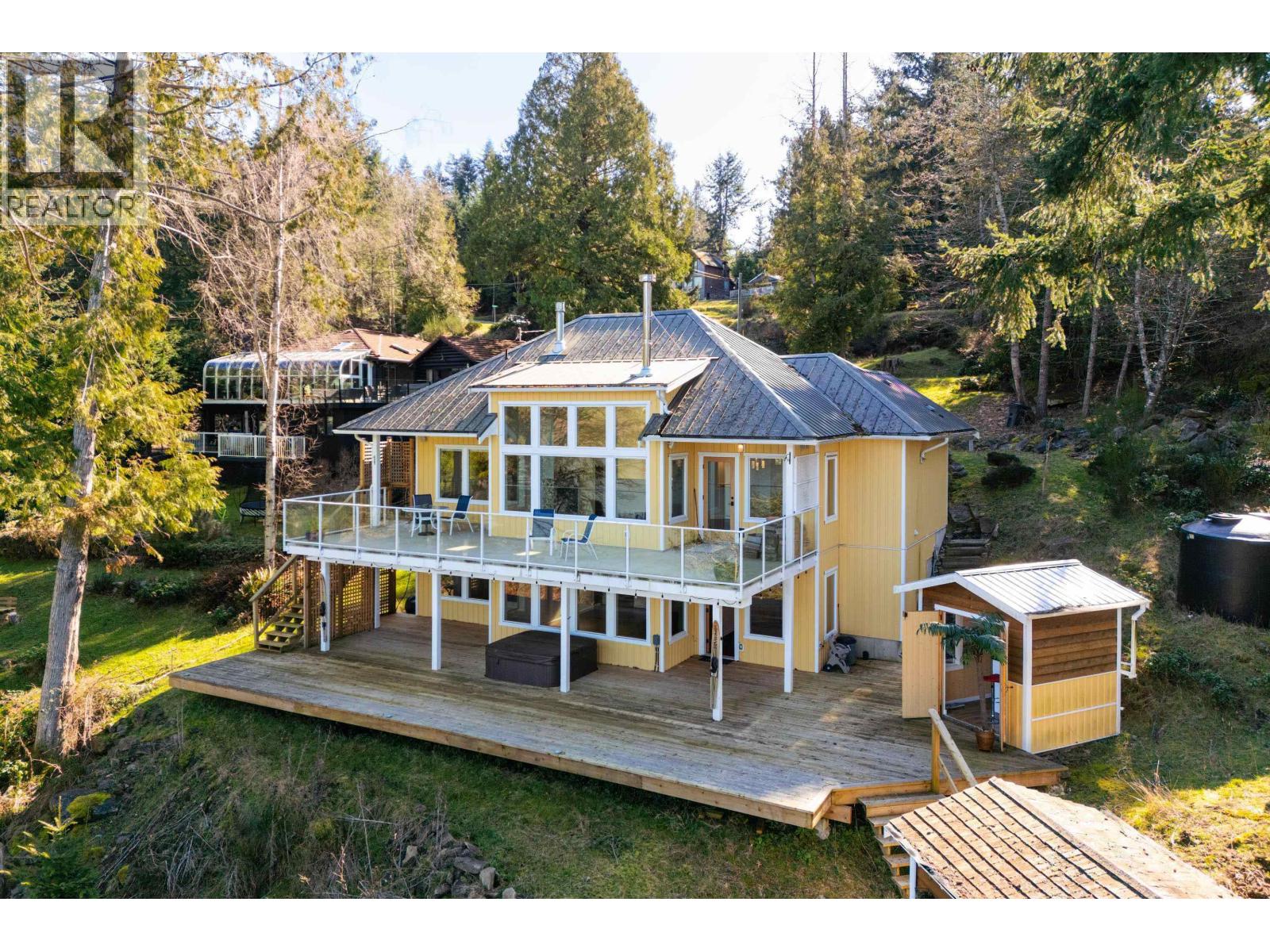 225 Mariners Way, Mayne Island, British Columbia  V0N 2J2 - Photo 8 - R3132444