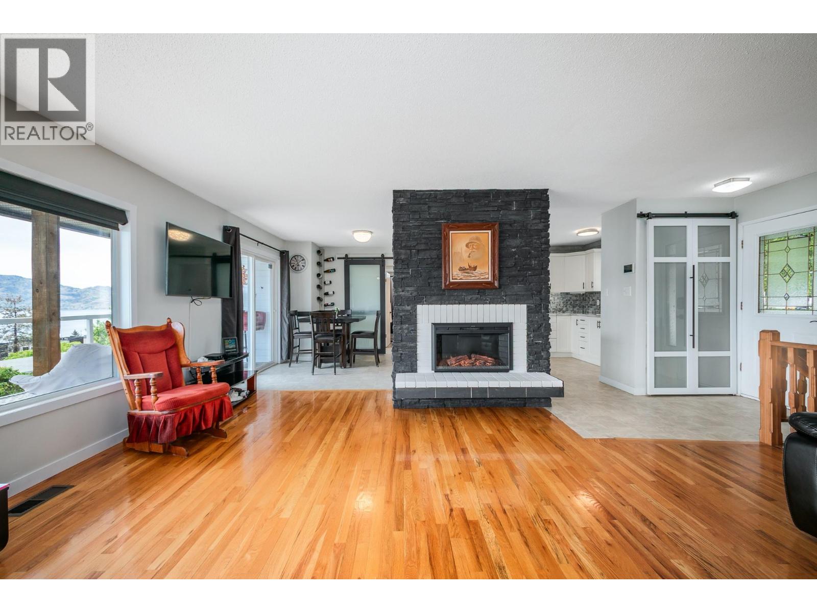 5287 Greata Road, Peachland, British Columbia  V0H 1X2 - Photo 8 - 10389740