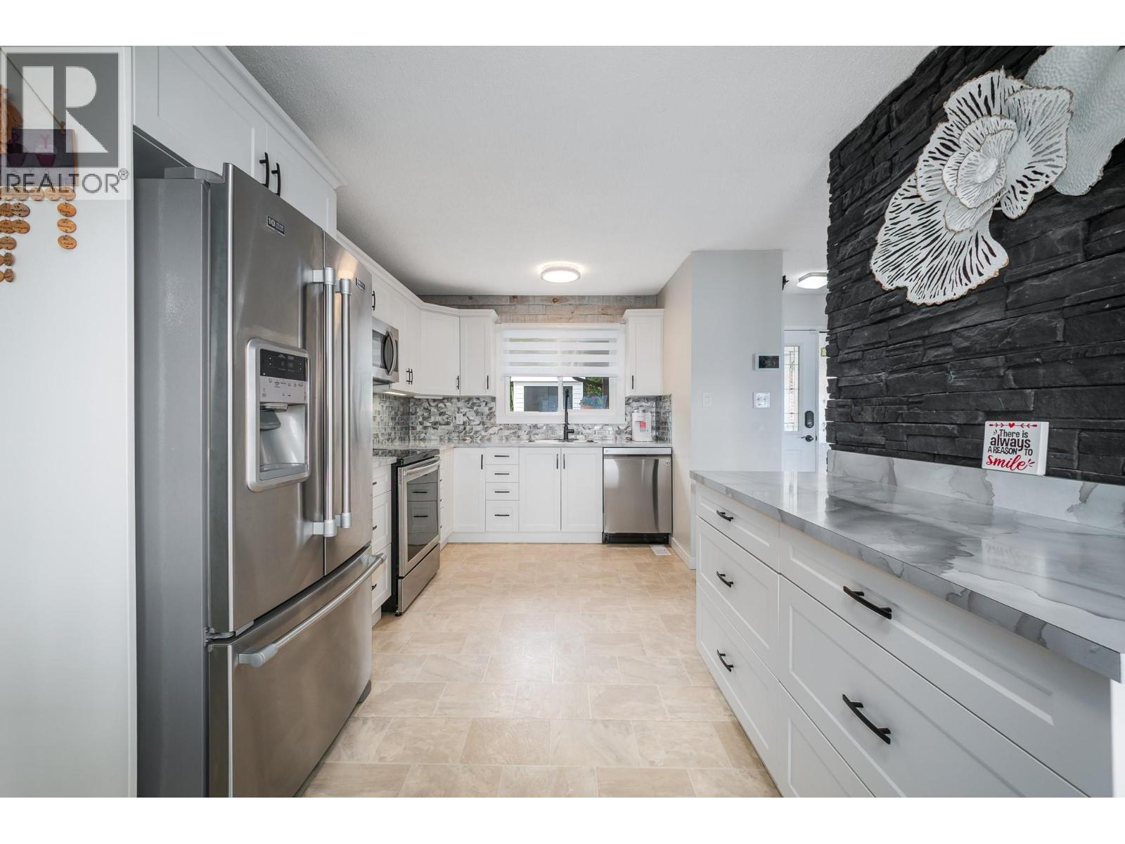 5287 Greata Road, Peachland, British Columbia  V0H 1X2 - Photo 10 - 10389740