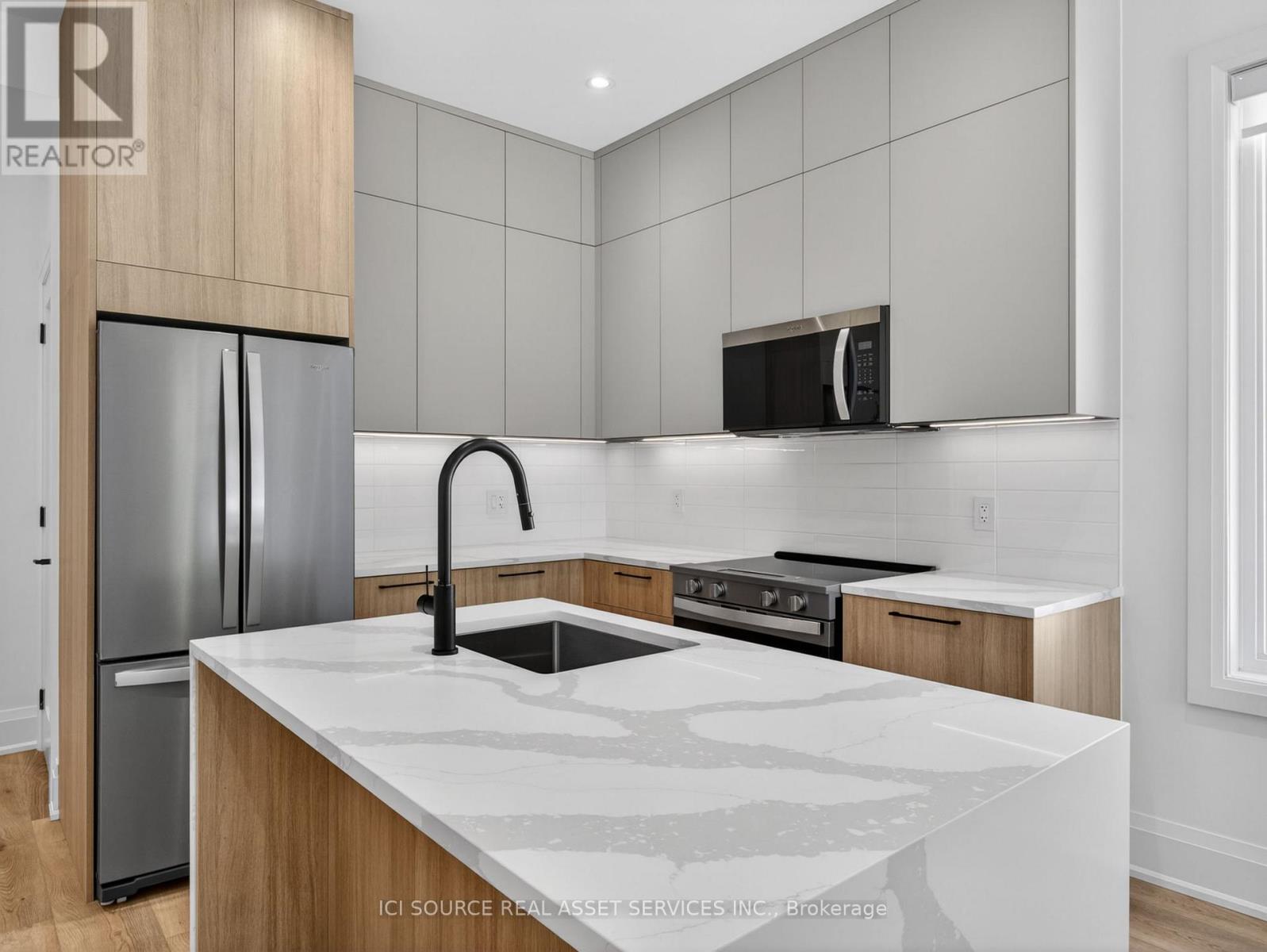 Unit 1 - 28 Norcross Road, Toronto, Ontario  M3H 2R4 - Photo 3 - C13243724