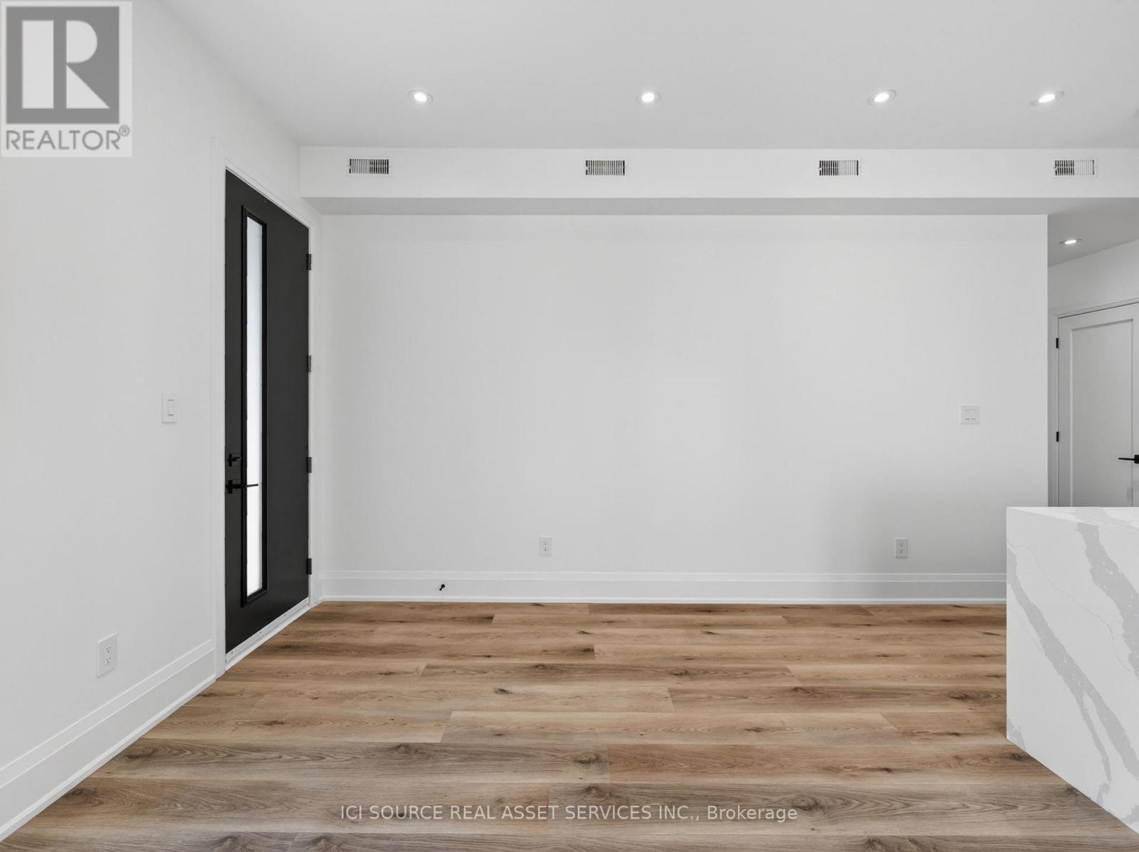 Unit 1 - 28 Norcross Road, Toronto, Ontario  M3H 2R4 - Photo 9 - C13243724