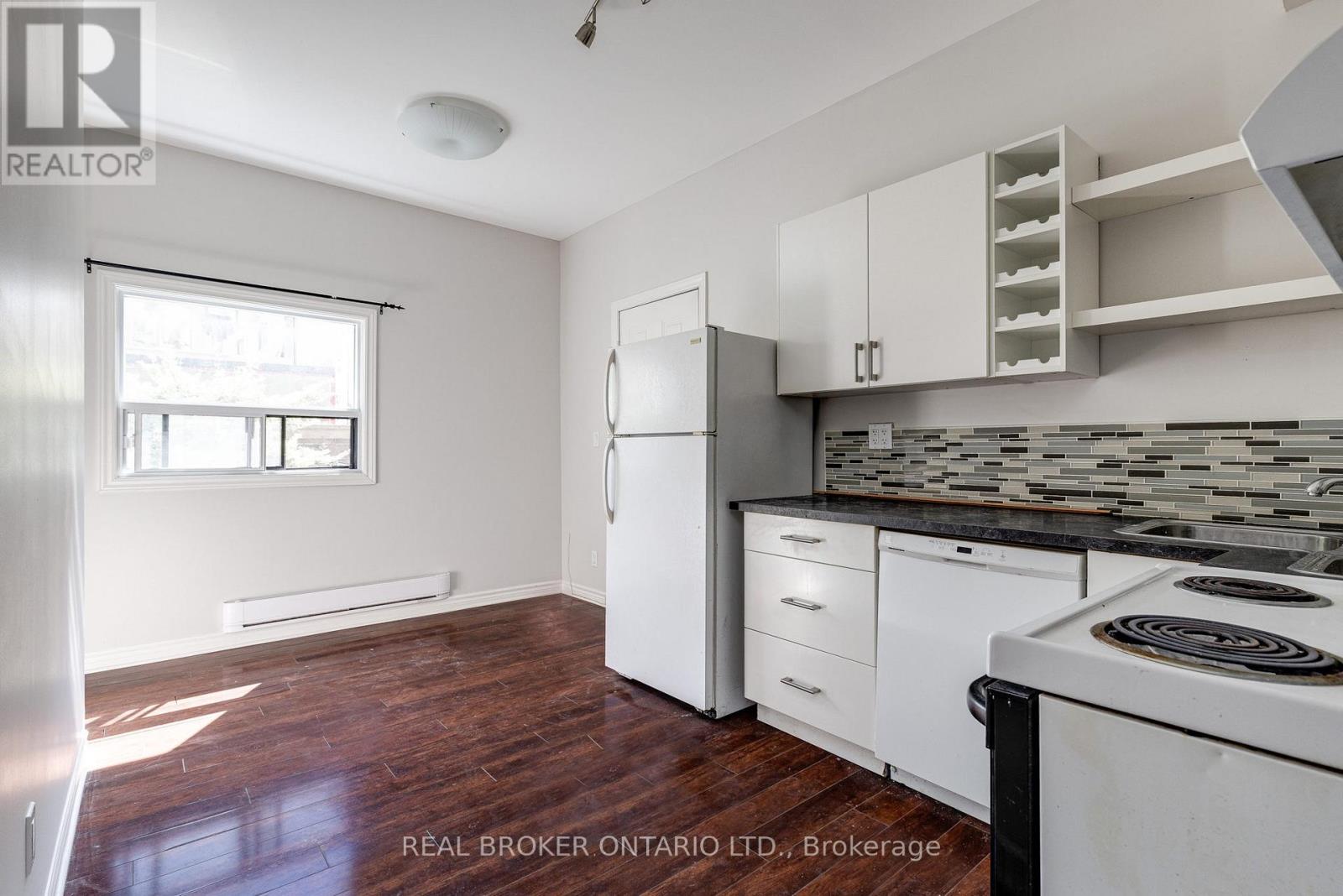 Main - 371 Jones Avenue, Toronto, Ontario  M4J 3G5 - Photo 6 - E13243760
