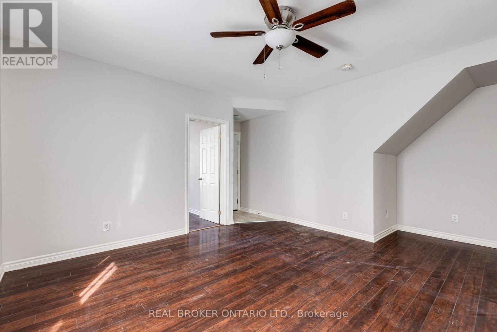 Main - 371 Jones Avenue, Toronto, Ontario  M4J 3G5 - Photo 8 - E13243760