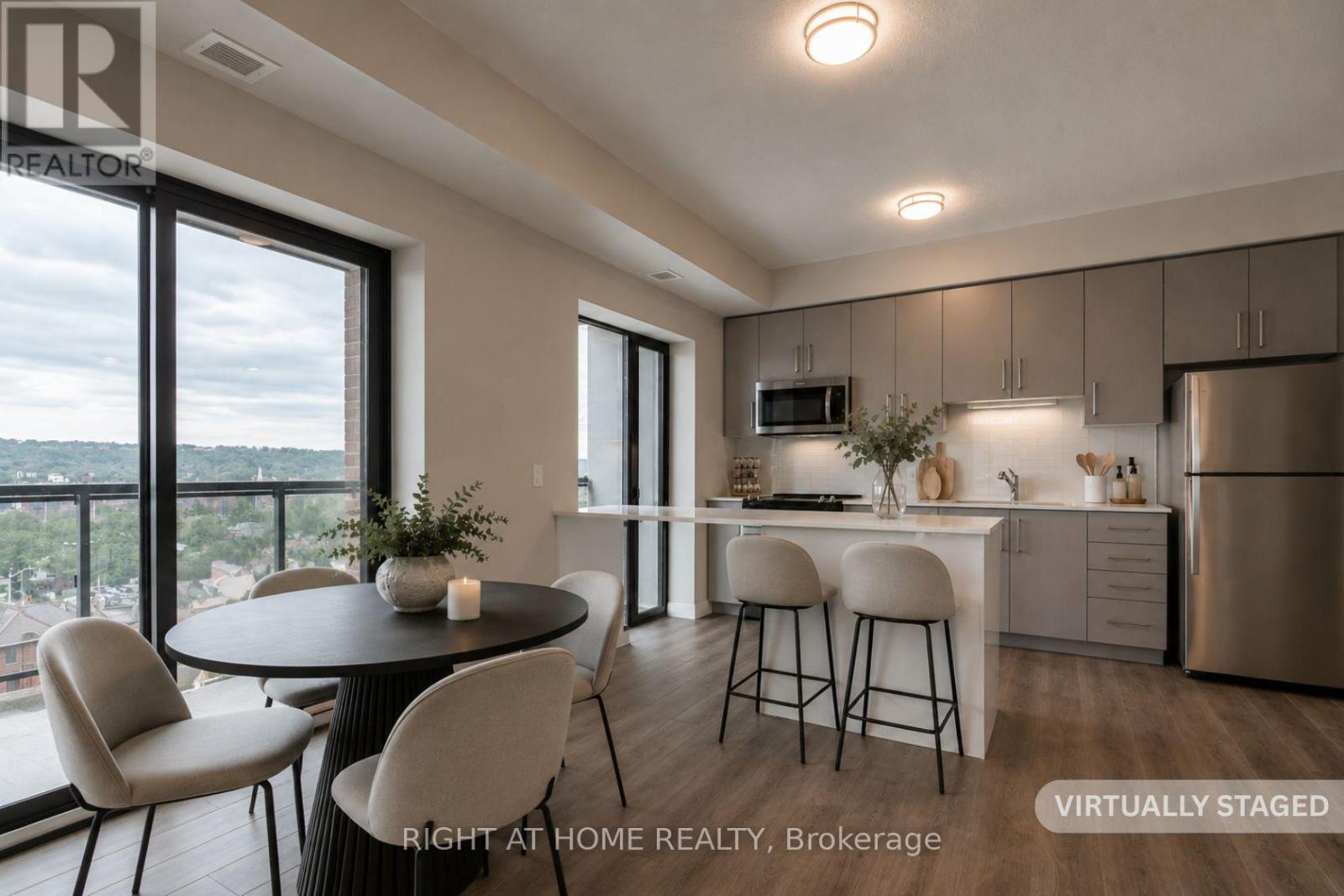 1014 - 15 Queen Street S, Hamilton, Ontario  L8P 3R4 - Photo 2 - X13235956