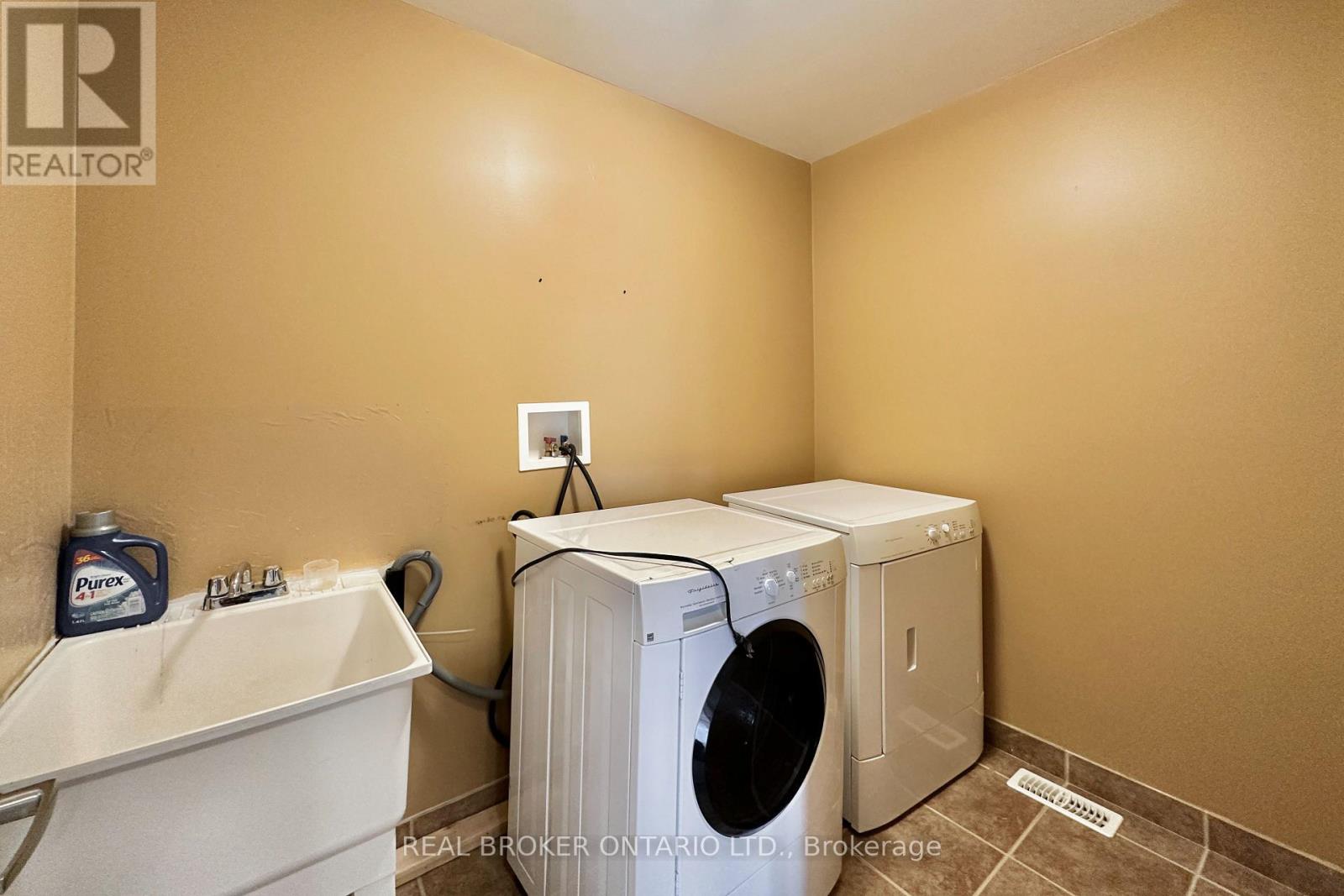 1 Armando Drive, Markham, Ontario  L6E 2B4 - Photo 32 - N13243774