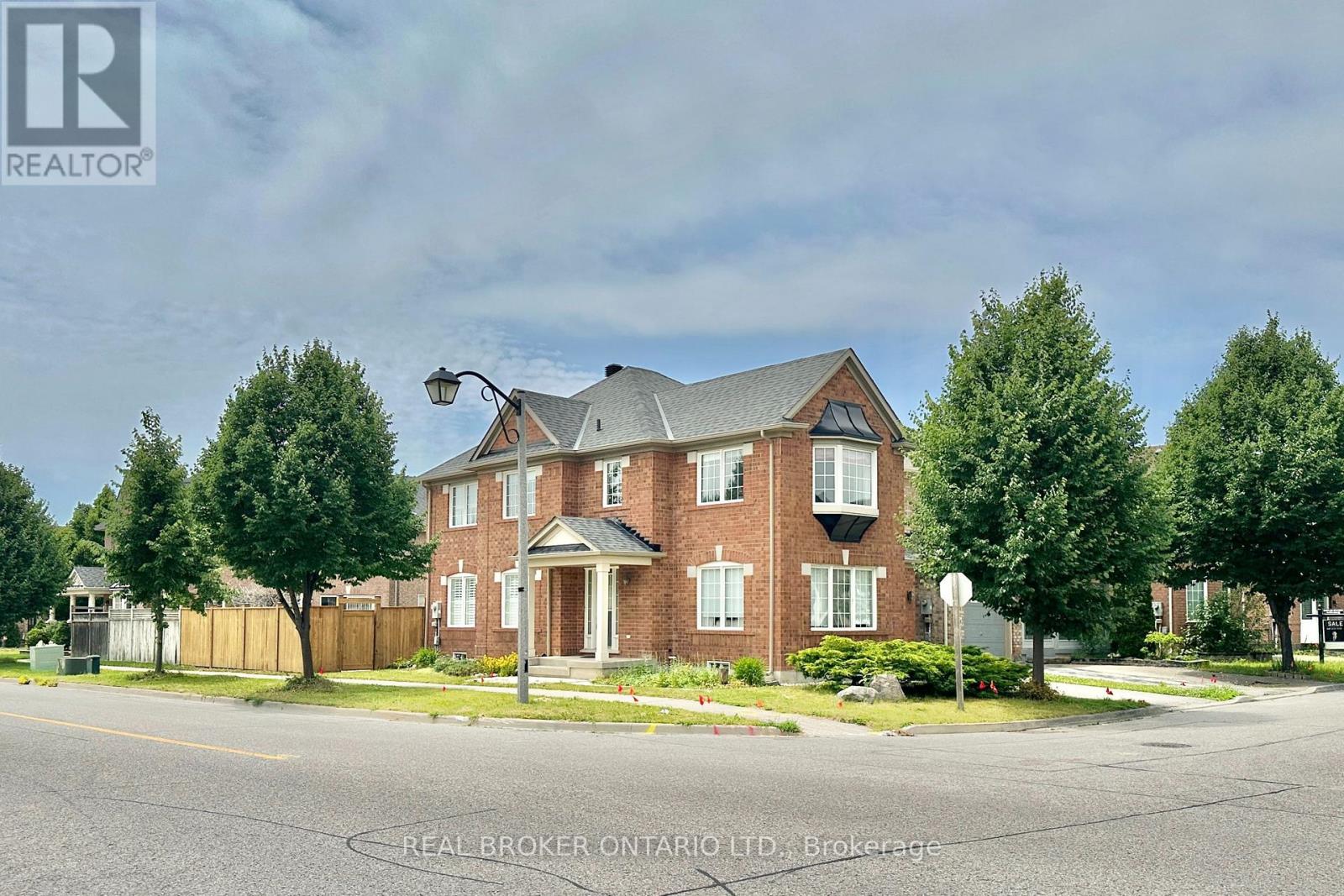 1 Armando Drive, Markham, Ontario  L6E 2B4 - Photo 4 - N13243774