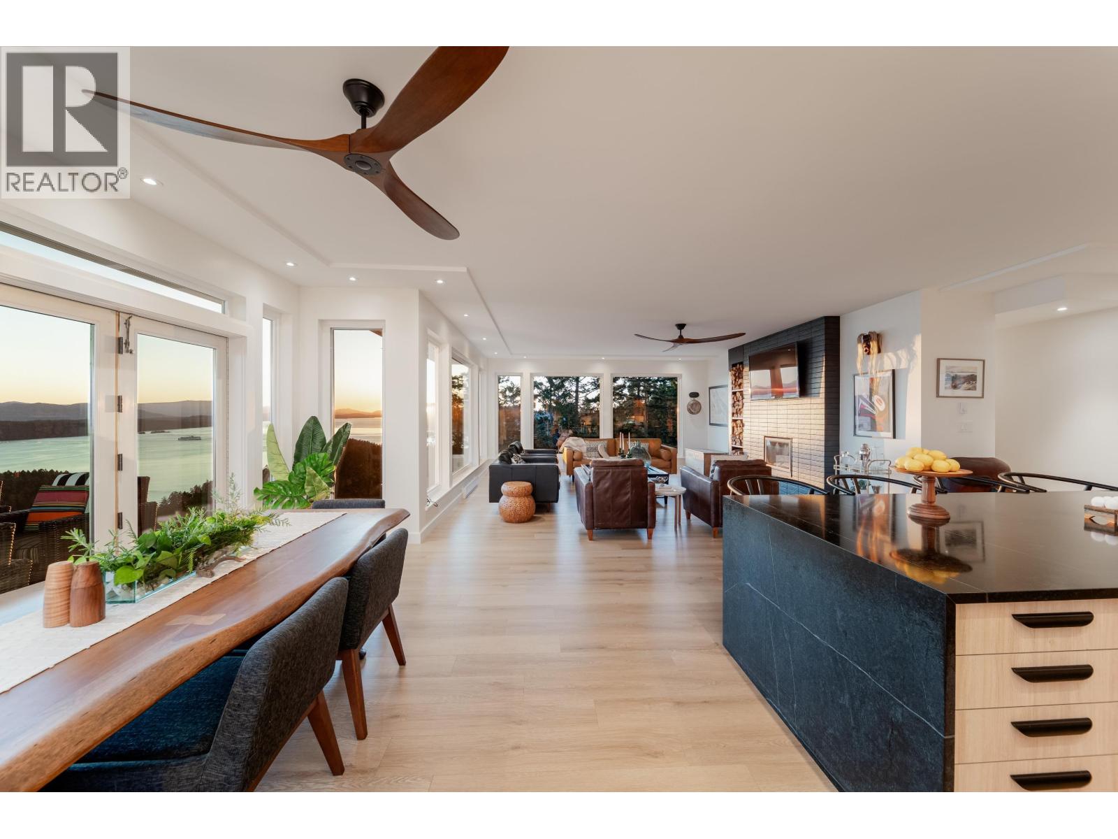356 East West Road, Mayne Island, British Columbia  V0N 2J2 - Photo 9 - R3132418