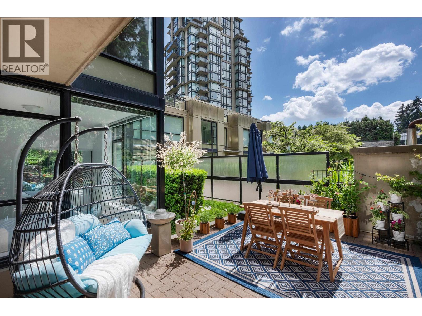 201 15 E ROYAL AVENUE, New Westminster, British Columbia