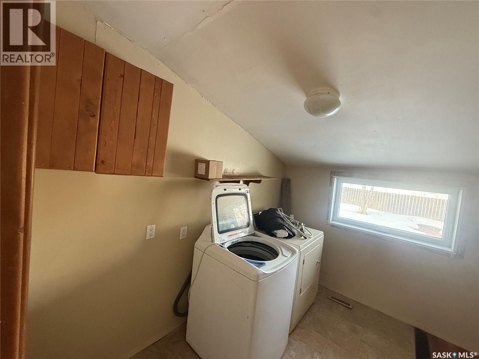 308 5th Avenue W, Assiniboia, Saskatchewan  S0H 0B0 - Photo 15 - SK028026