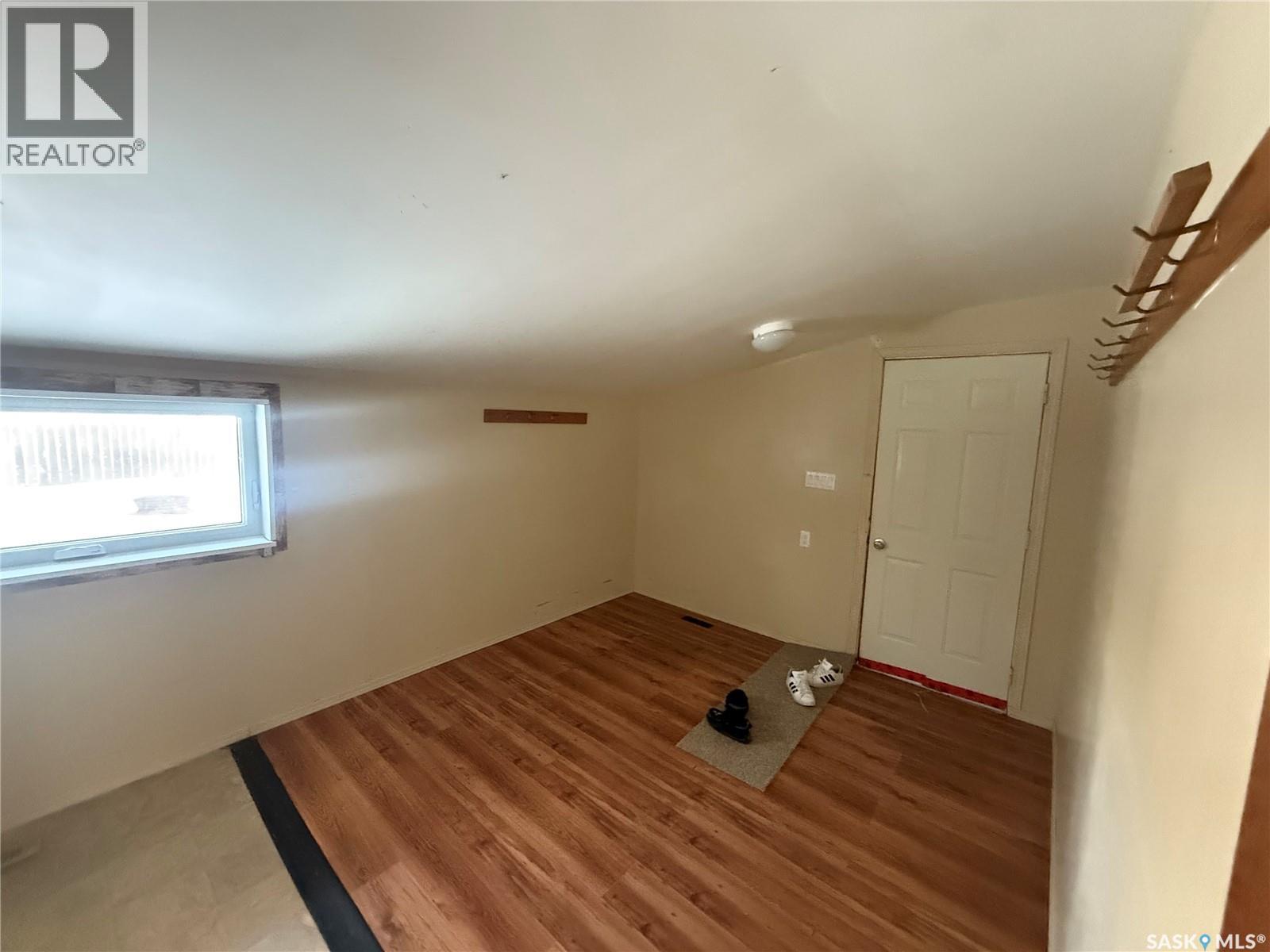 308 5th Avenue W, Assiniboia, Saskatchewan  S0H 0B0 - Photo 14 - SK028026