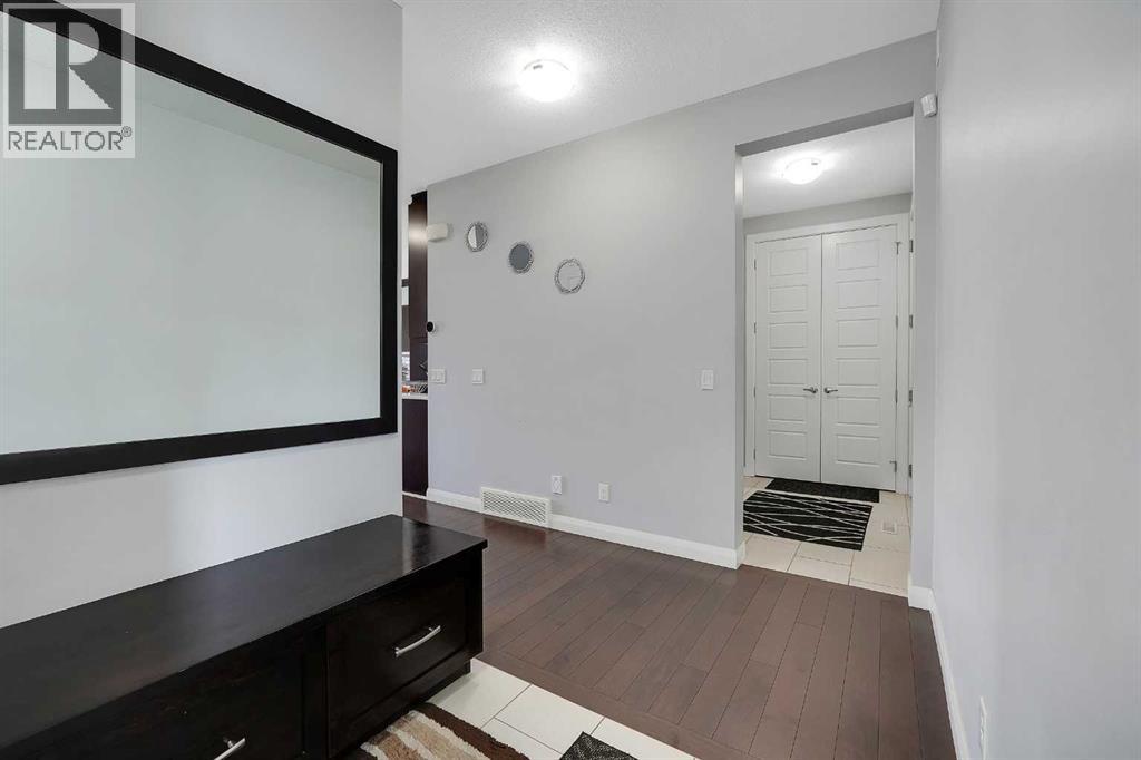 98 Red Sky Green Ne, Calgary, Alberta  T3N 0V5 - Photo 3 - A2316302