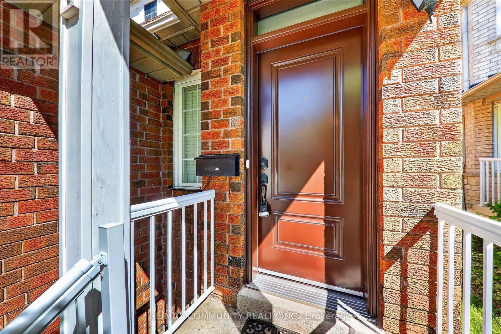 1645 Autumn Crescent, Pickering, Ontario  L1V 6X6 - Photo 3 - E13243874