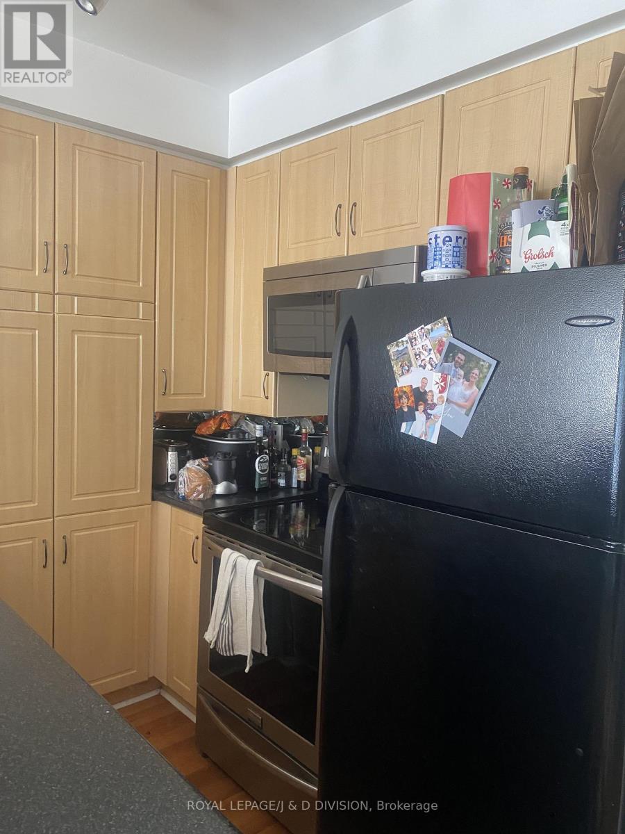 208 - 2495 Dundas Street W, Toronto, Ontario  M6P 1X4 - Photo 3 - W13244274