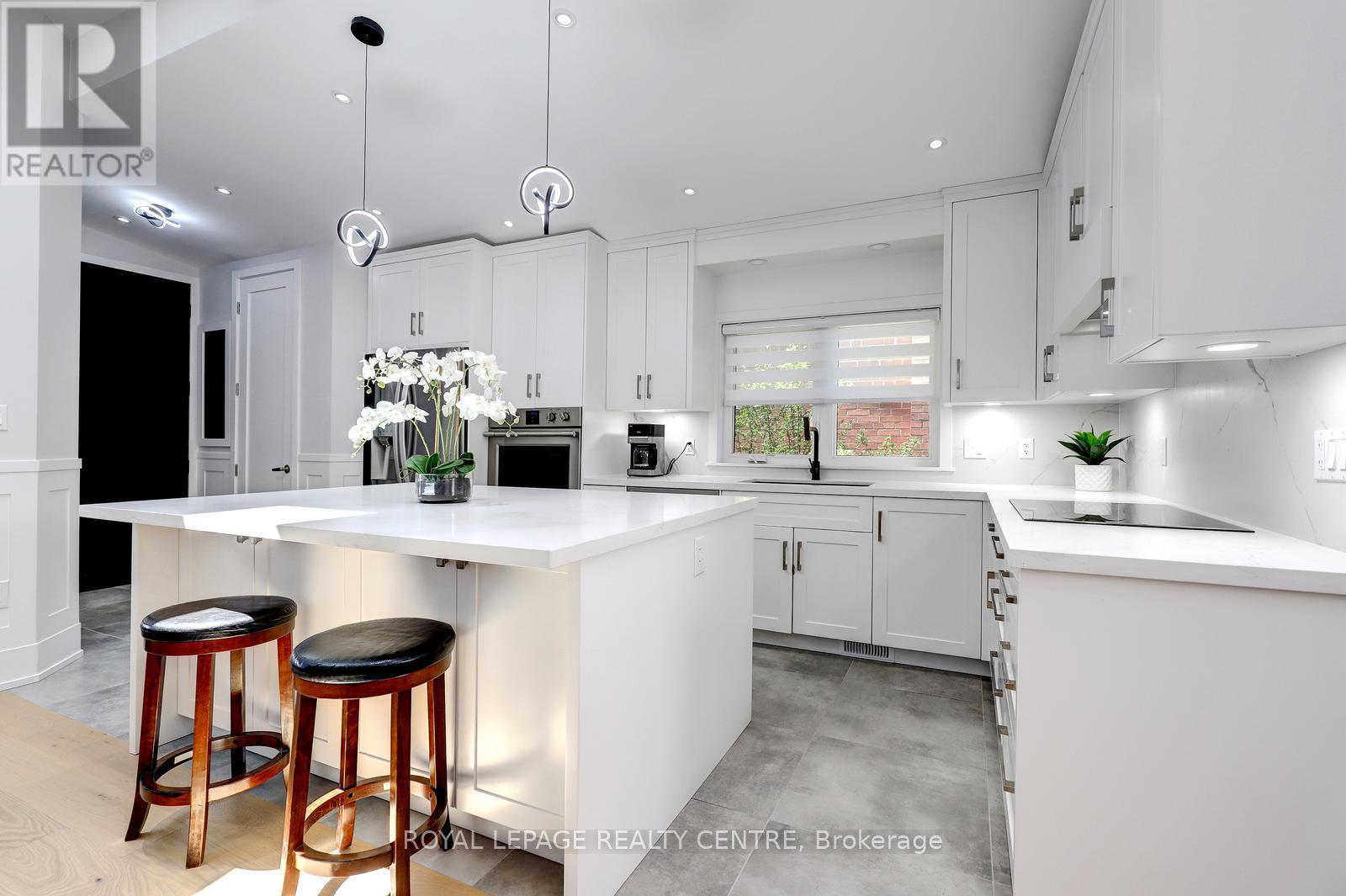 2257 Springfield Court, Mississauga, Ontario  L5K 1V3 - Photo 10 - W13245000