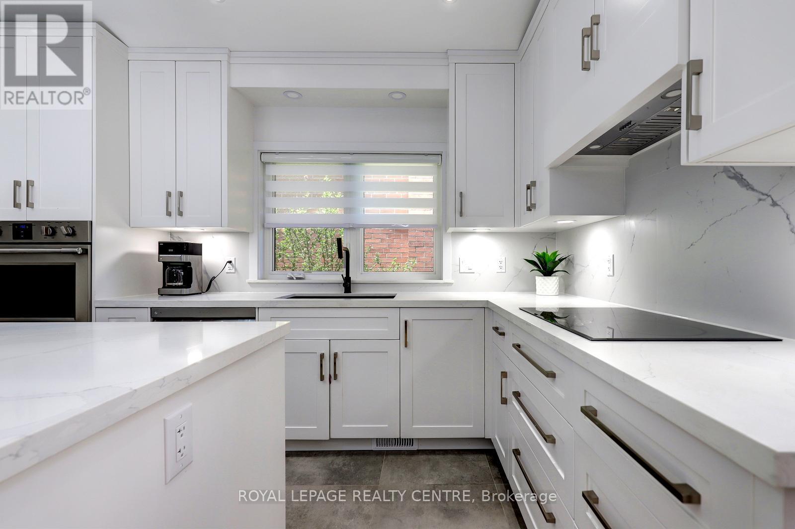 2257 Springfield Court, Mississauga, Ontario  L5K 1V3 - Photo 6 - W13245000