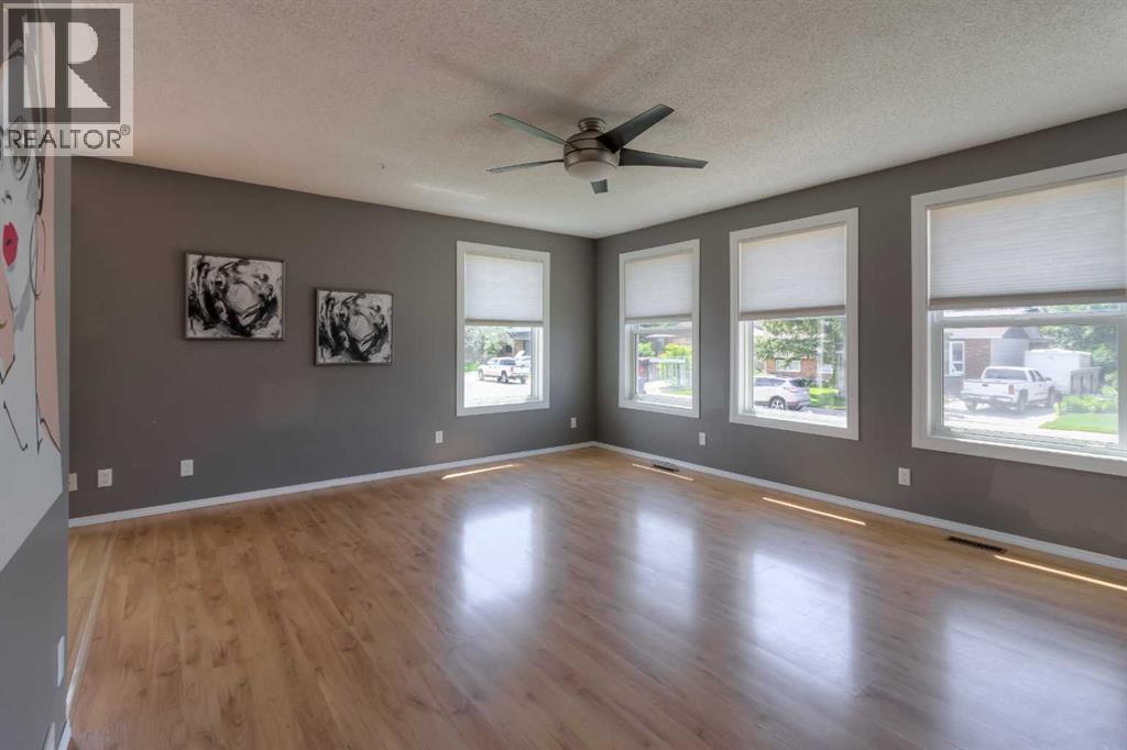 1010 22 Avenue, Coaldale, Alberta  T1M 1B6 - Photo 11 - A2316960