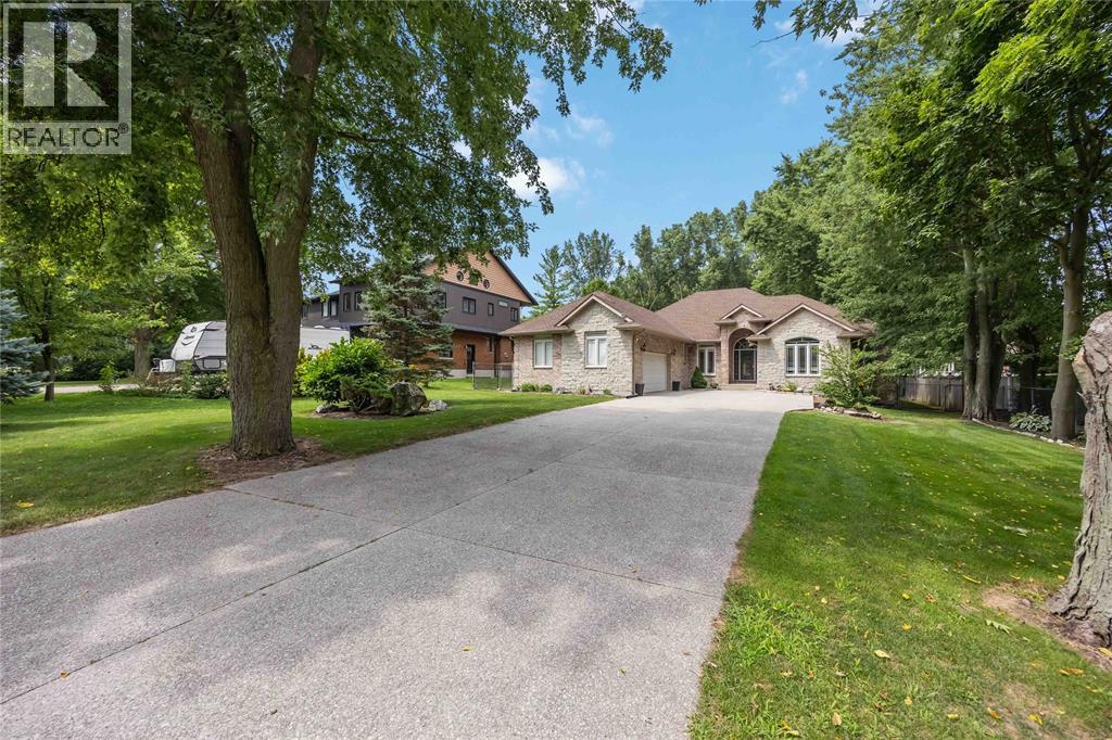 2056 BLACKWELL ROAD, Sarnia, Ontario