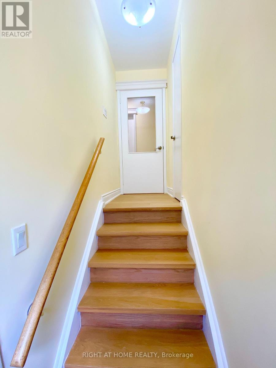 876 Hollowtree Crescent, Mississauga, Ontario  L4Y 2V2 - Photo 26 - W13245418