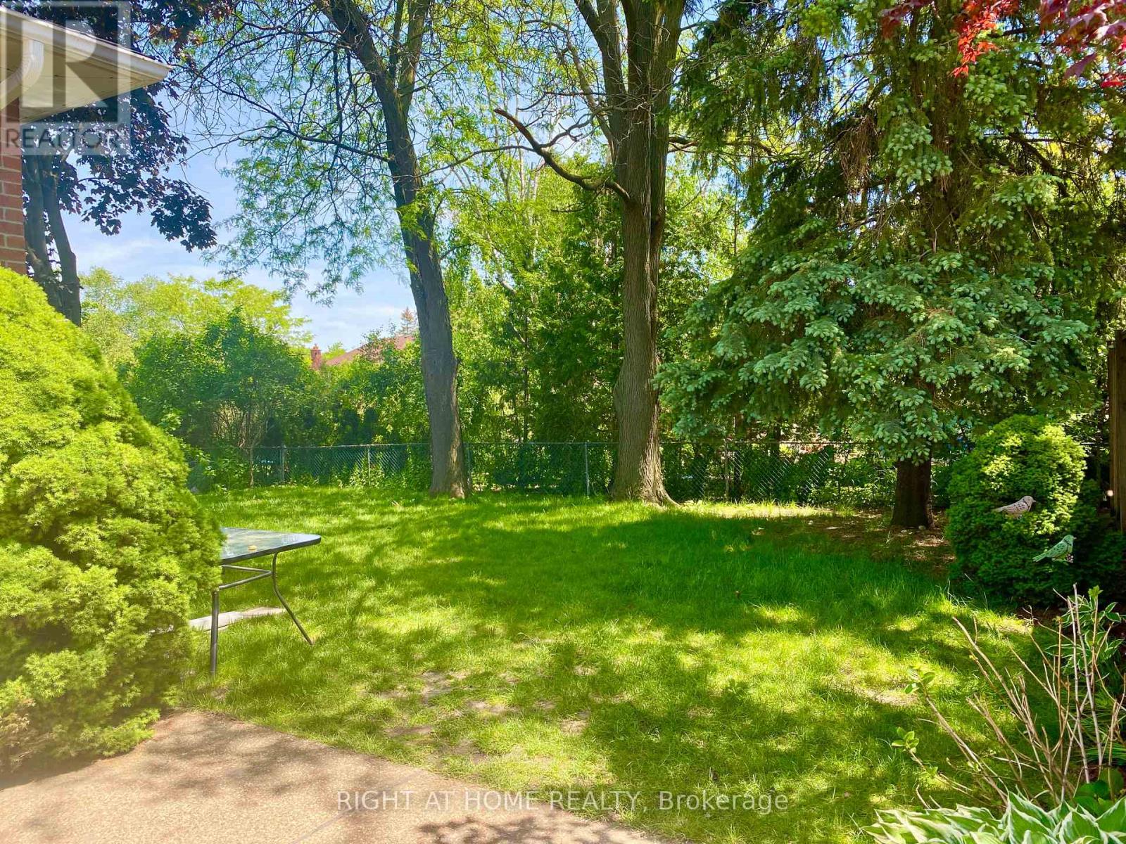 876 Hollowtree Crescent, Mississauga, Ontario  L4Y 2V2 - Photo 35 - W13245418