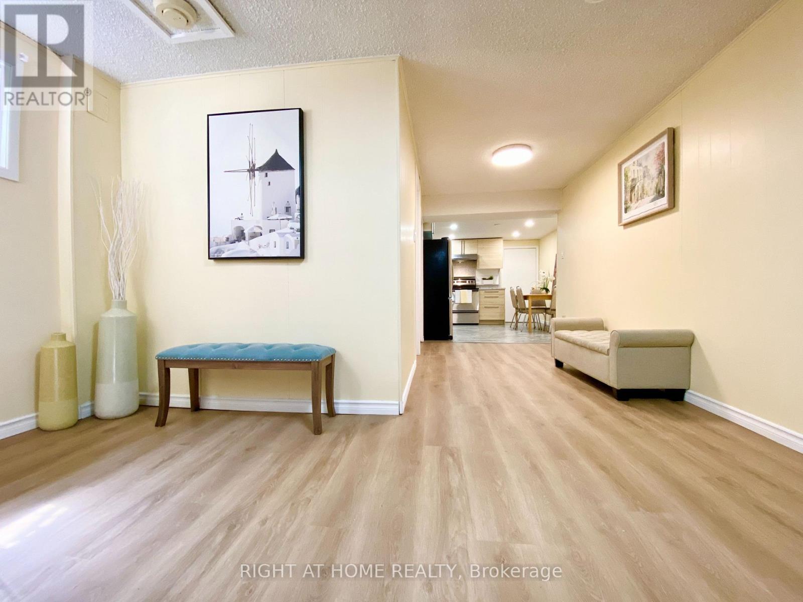 876 Hollowtree Crescent, Mississauga, Ontario  L4Y 2V2 - Photo 28 - W13245418