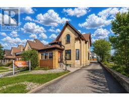 UPPER - 561 QUEEN STREET S, Kitchener, Ontario