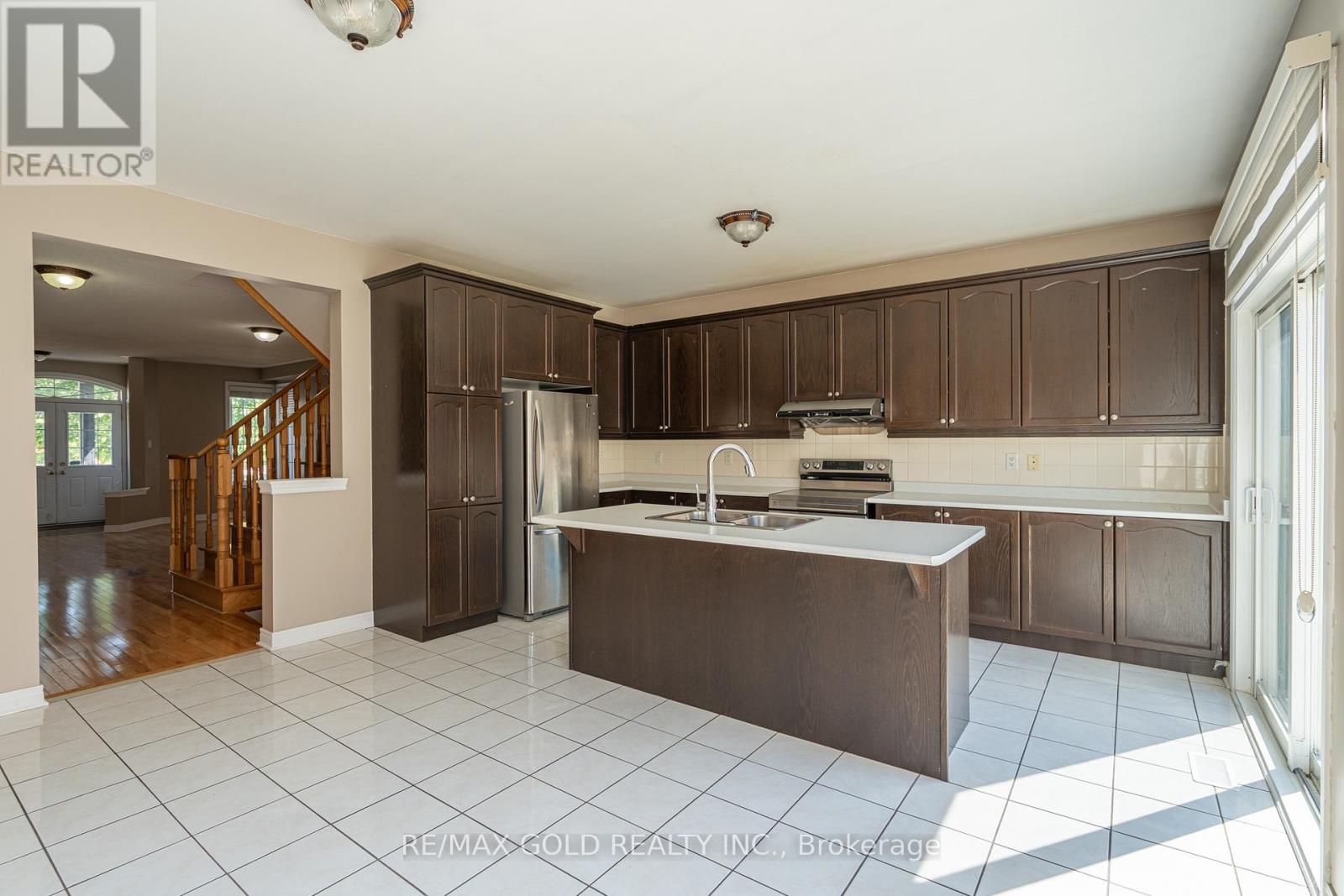 428 Father Tobin Road, Brampton, Ontario  L6R 0S2 - Photo 10 - W13233146